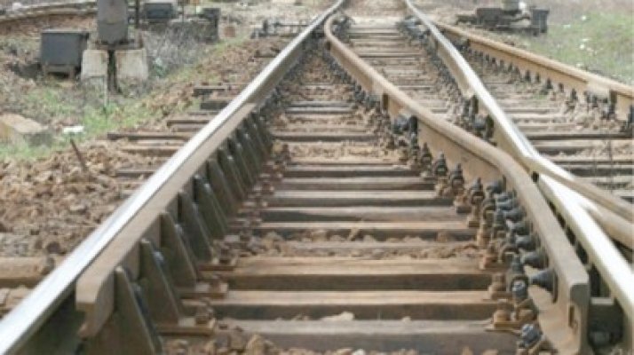 Încărcau componente CFR într-o Dacie modificată